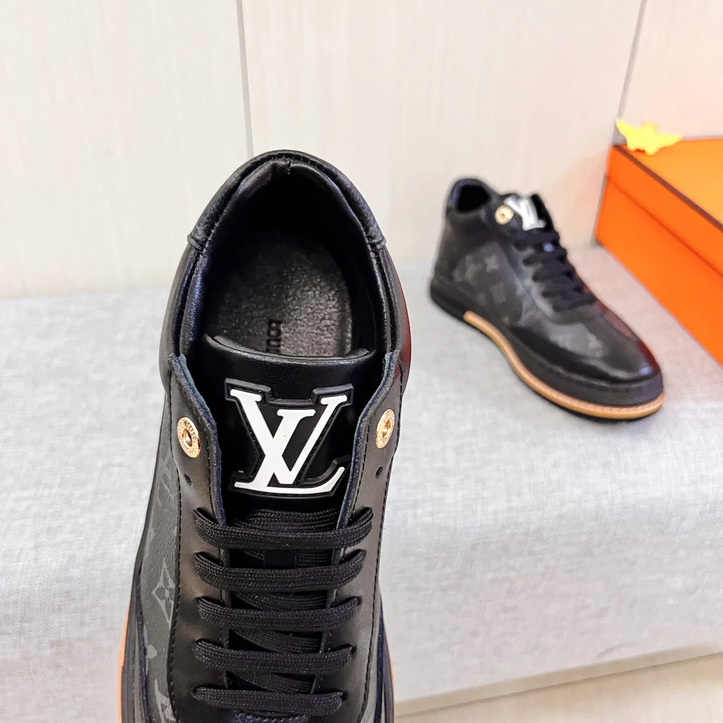 Men's shoes 💰 440 men's shoes 💰 [ LV ] 🔥 Louis Vuitton, high-end men's shoes brand official website 1:1 latest masterpiece: uppers are made of Italian imported first-layer cowhide with comfortable and breathable lining ➕ original non-slip and wear-resistant outsole 🔥, making walking more convenient and comfortable! An exclusive new model, a stunning work, a beautiful 1:1 replica [color] compared to the official quality! Create a fashionable personality to set off your uniqueness! A must-have for trendy men! Classic 🔥Size: 38-44 Color: 🔥 2⃣️colors available🔥.